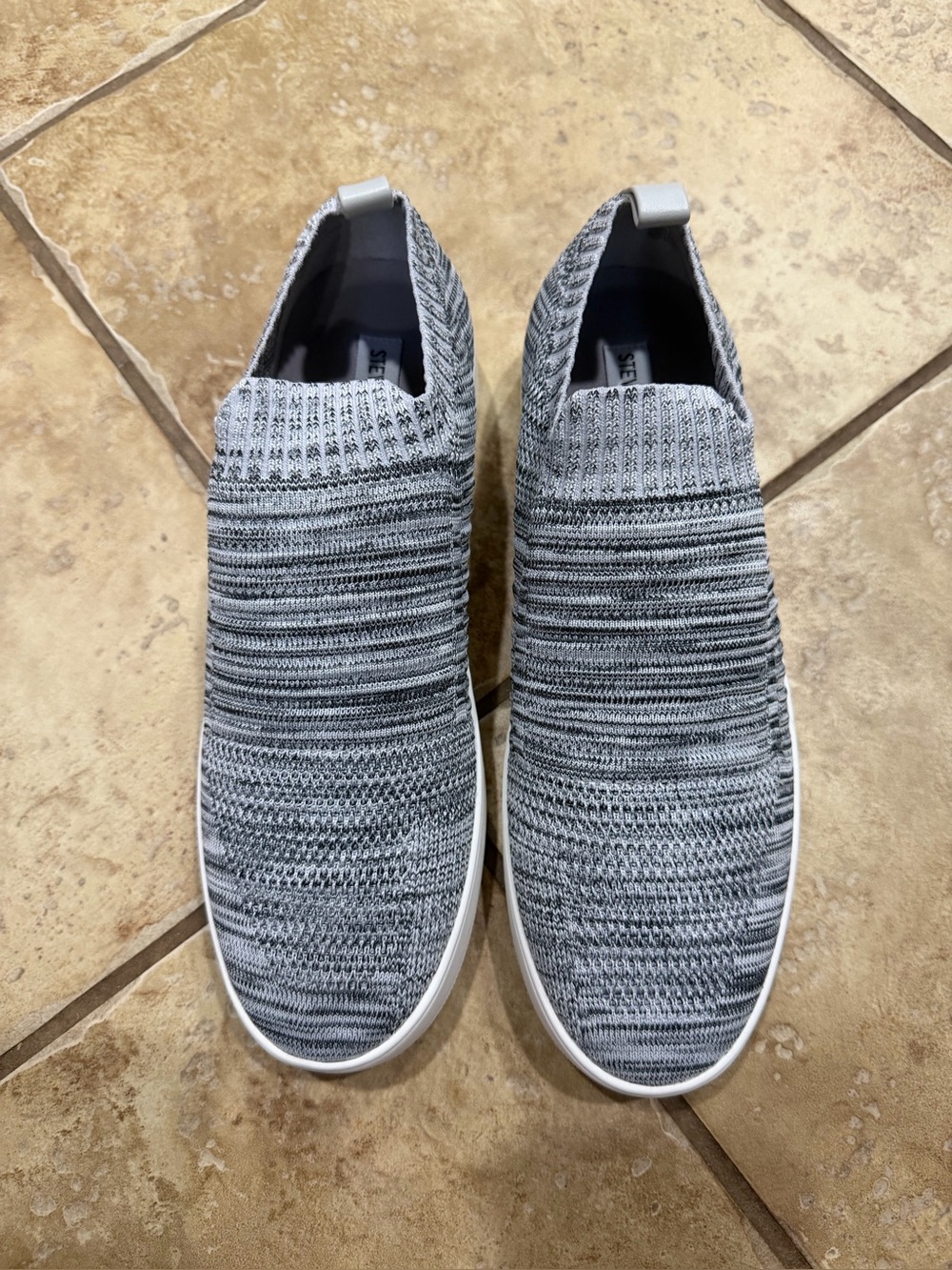 Steve Madden Beale Womens 11 Grey Knit Platform Slip On Sneakers New